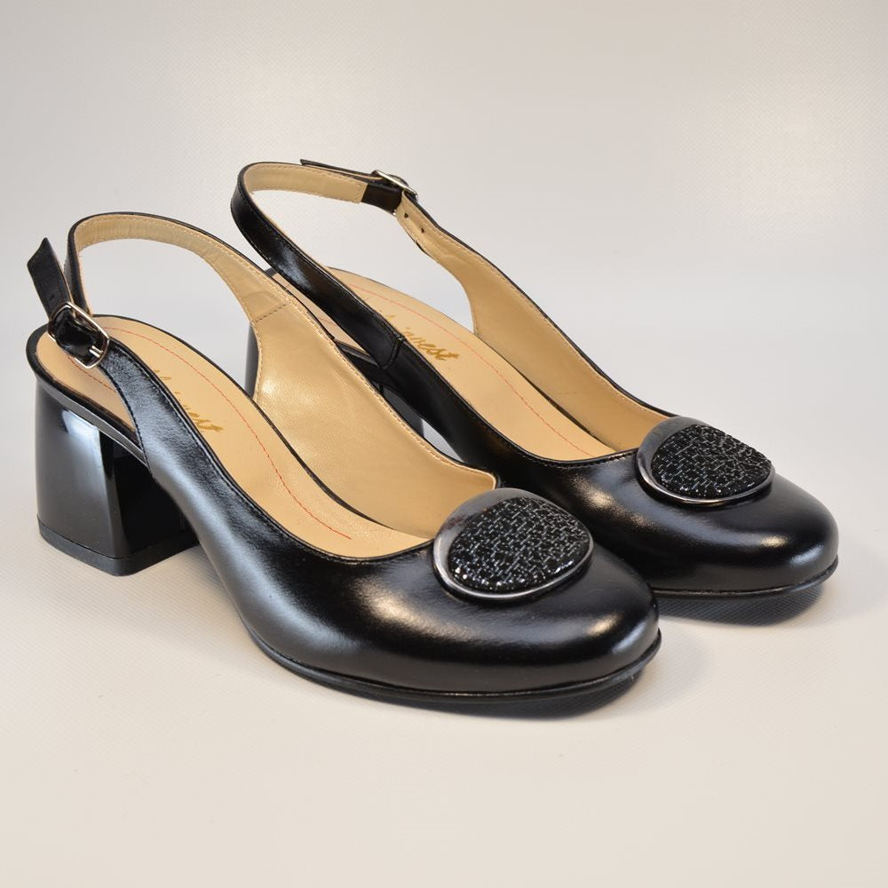 Pantofi decupati de dama