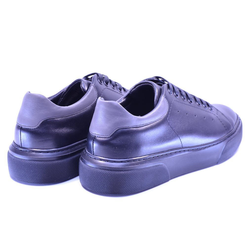 Sneakers barbati 755 negri