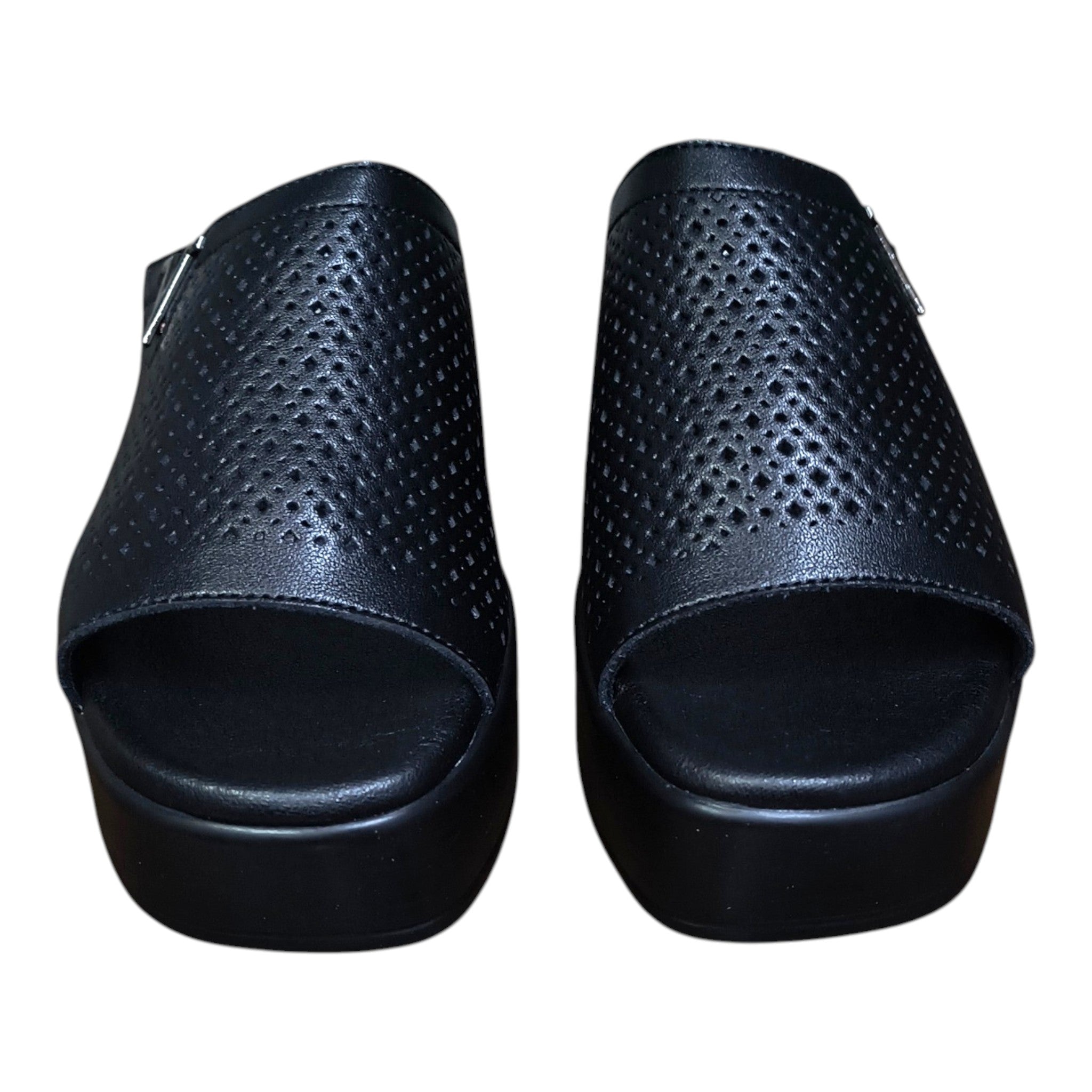 Saboti YZ-08 negri din piele naturală perforată