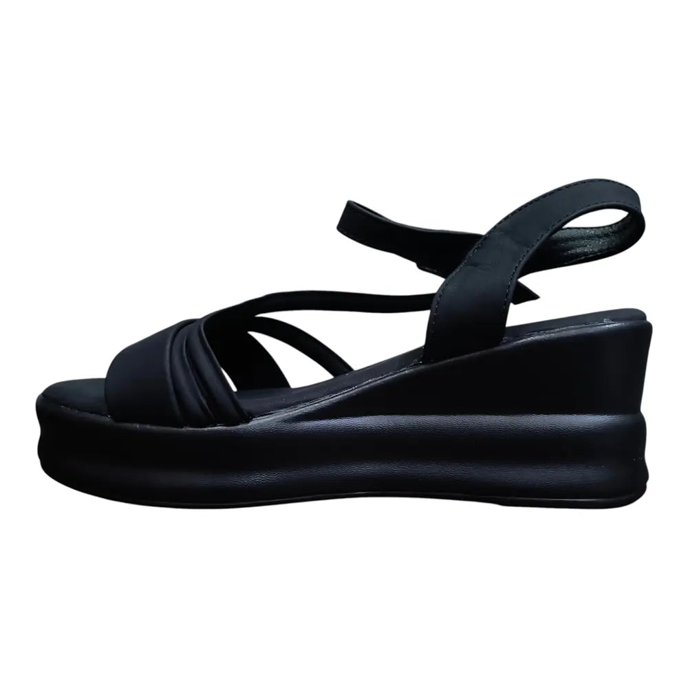 Sandale negre cu platformă și barete subțiri 51