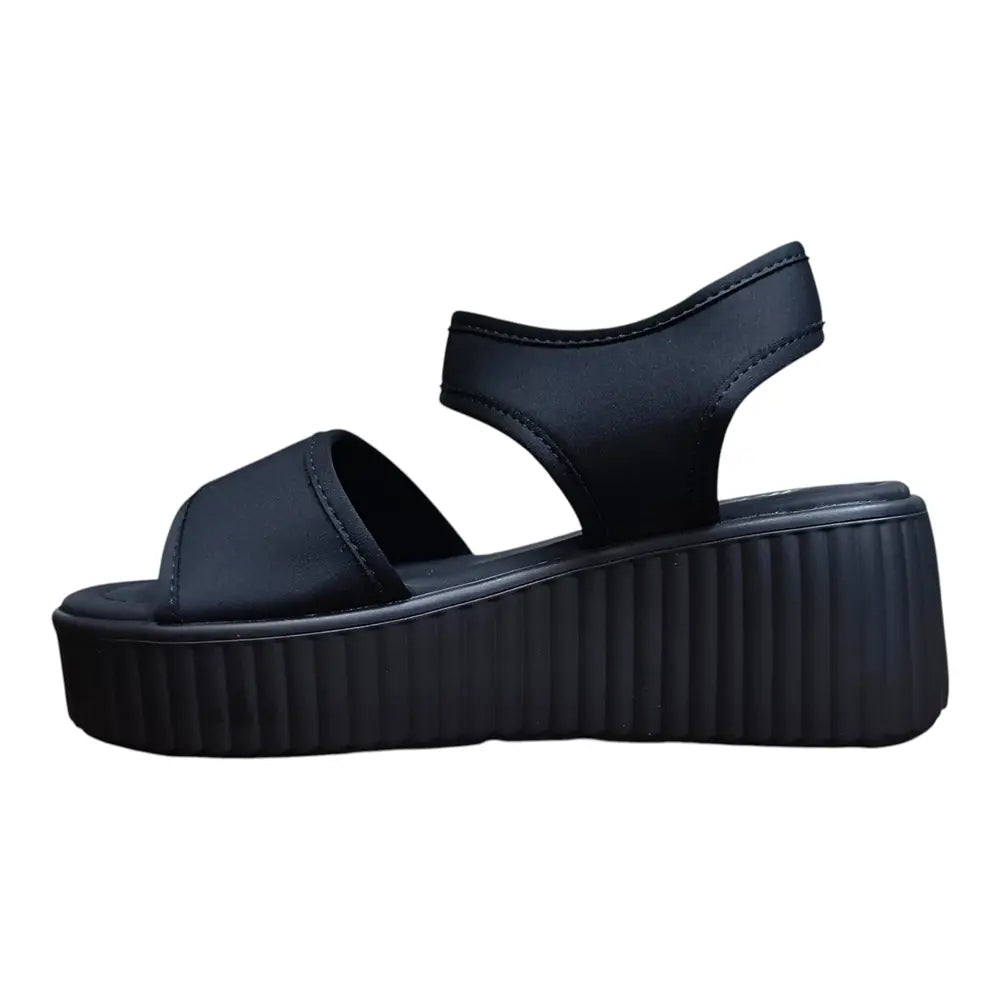 Sandale 556 negre cu platformă
