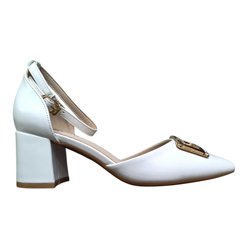Pantofi albi L158 toc gros și cataramă aurie decorativă