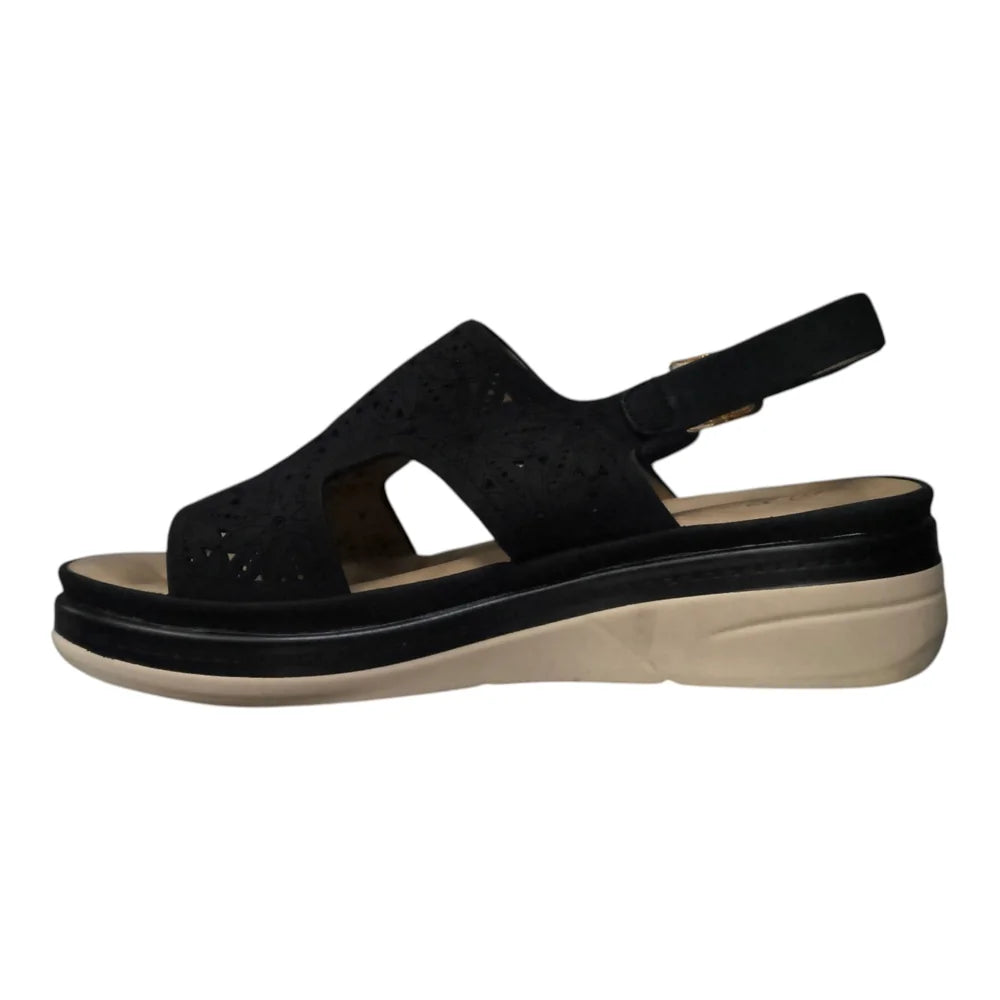 Sandale cu model perforat 018 negre