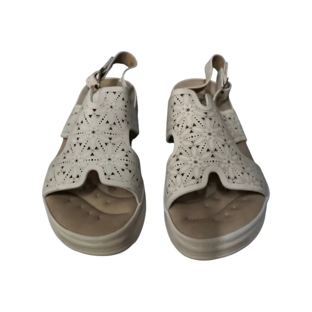 Sandale cu model perforat 018 bej